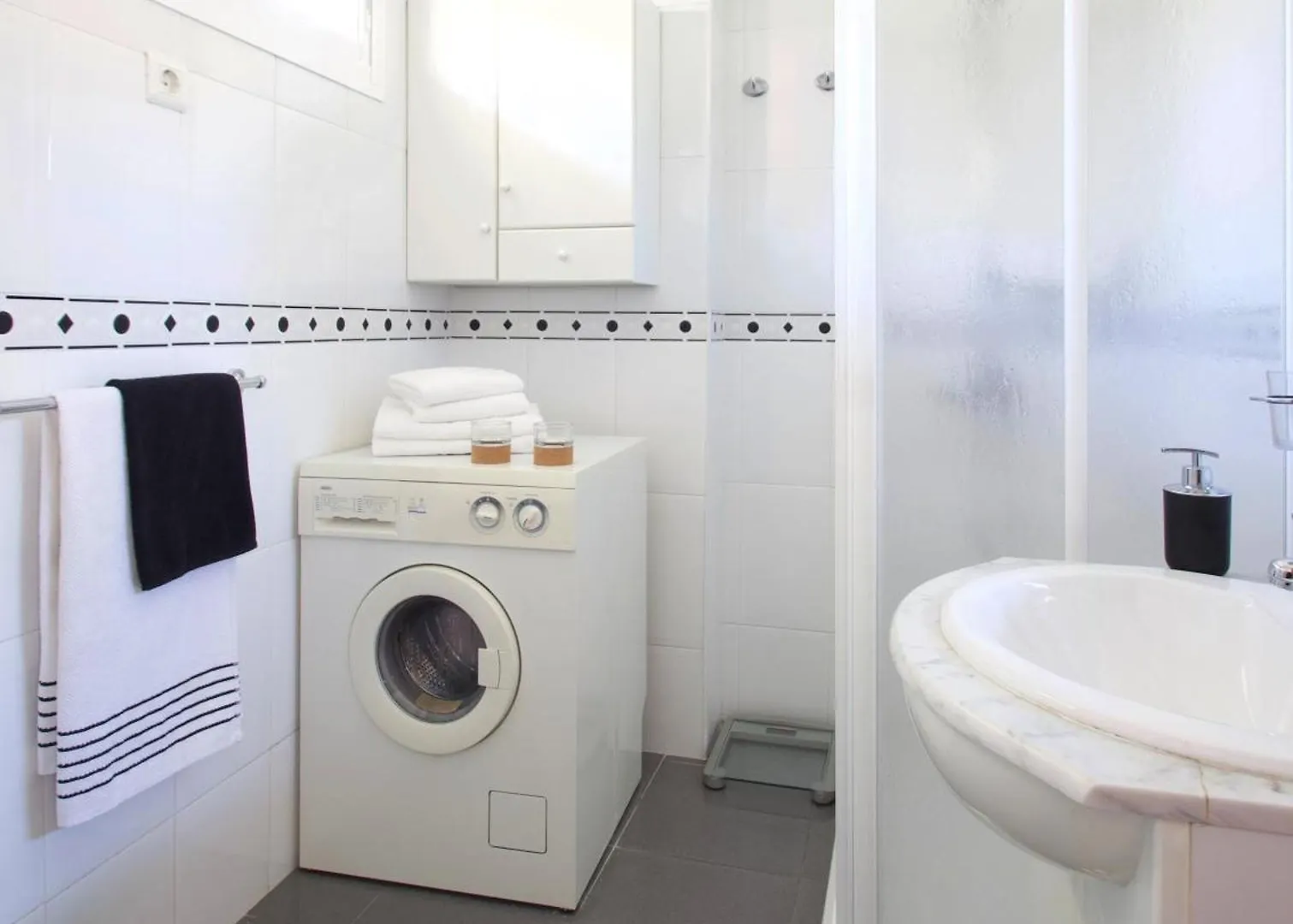Charming Sea View Apartment Nearby Everything 토레몰리노스